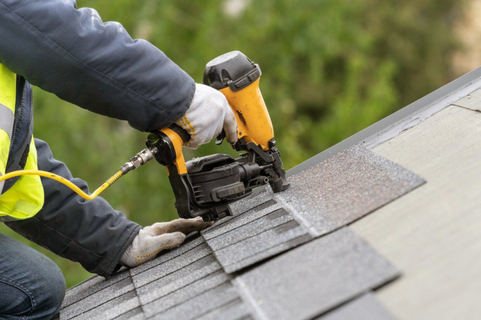 A Roof Over Your Head Isn’t Just a Phrase — It’s a Story of Choices, Weather, and Quiet Protection