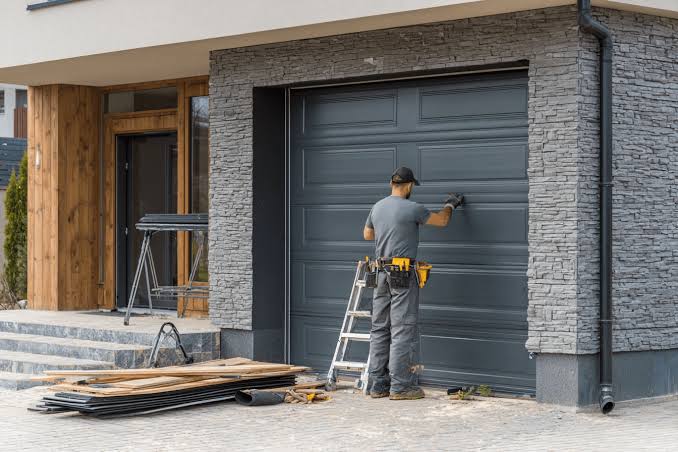 Choosing Between Chain-Drive and Belt-Drive Openers